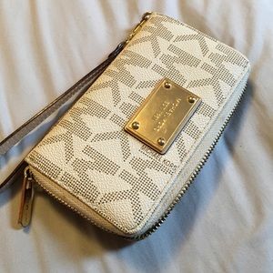 Michael Kors Wristlet